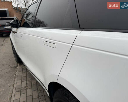 Білий Ленд Ровер Рендж Ровер Велар, об'ємом двигуна 2 л та пробігом 150 тис. км за 29900 $, фото 17 на Automoto.ua