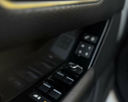 Білий Ленд Ровер Рендж Ровер Велар, об'ємом двигуна 0 л та пробігом 181 тис. км за 28300 $, фото 11 на Automoto.ua