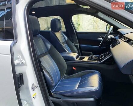 Белый Ленд Ровер Рендж Ровер Велар, объемом двигателя 2 л и пробегом 91 тыс. км за 34999 $, фото 74 на Automoto.ua