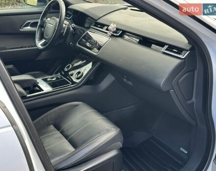 Білий Ленд Ровер Рендж Ровер Велар, об'ємом двигуна 2 л та пробігом 131 тис. км за 32000 $, фото 43 на Automoto.ua