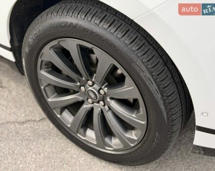 Белый Ленд Ровер Рендж Ровер Велар, объемом двигателя 2 л и пробегом 124 тыс. км за 28500 $, фото 10 на Automoto.ua