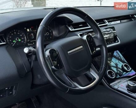 Білий Ленд Ровер Рендж Ровер Велар, об'ємом двигуна 2 л та пробігом 141 тис. км за 37690 $, фото 16 на Automoto.ua