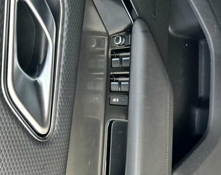 Белый Ленд Ровер Рендж Ровер Велар, объемом двигателя 2 л и пробегом 134 тыс. км за 25500 $, фото 12 на Automoto.ua