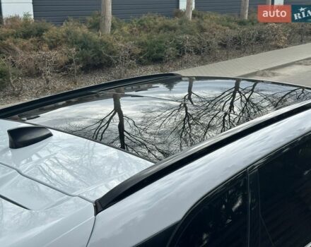 Білий Ленд Ровер Рендж Ровер Велар, об'ємом двигуна 2 л та пробігом 131 тис. км за 32000 $, фото 28 на Automoto.ua