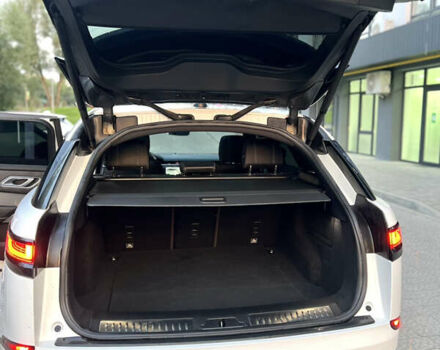 Білий Ленд Ровер Рендж Ровер Велар, об'ємом двигуна 2 л та пробігом 150 тис. км за 29900 $, фото 32 на Automoto.ua