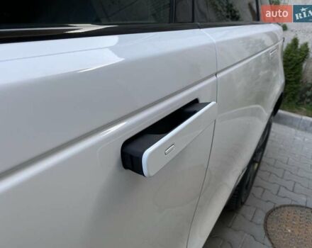 Белый Ленд Ровер Рендж Ровер Велар, объемом двигателя 2 л и пробегом 91 тыс. км за 34999 $, фото 19 на Automoto.ua