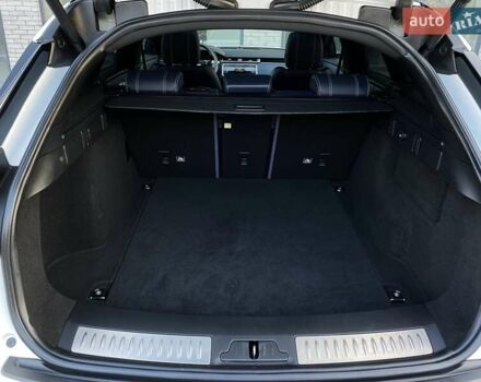 Белый Ленд Ровер Рендж Ровер Велар, объемом двигателя 2 л и пробегом 91 тыс. км за 34999 $, фото 78 на Automoto.ua