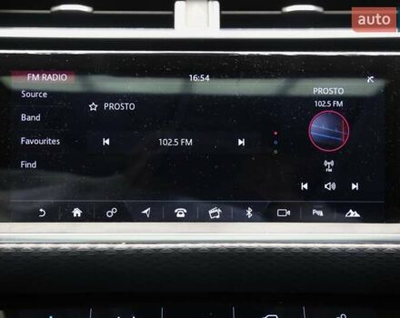 Білий Ленд Ровер Рендж Ровер Велар, об'ємом двигуна 2 л та пробігом 138 тис. км за 41900 $, фото 23 на Automoto.ua