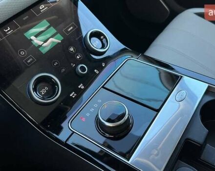 Білий Ленд Ровер Рендж Ровер Велар, об'ємом двигуна 3 л та пробігом 76 тис. км за 35999 $, фото 18 на Automoto.ua