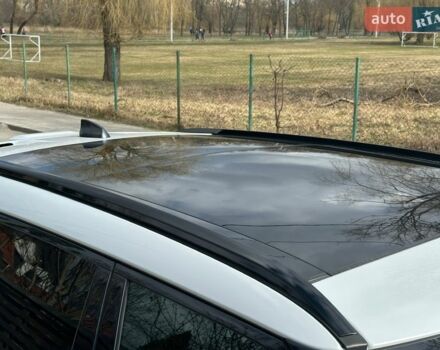 Білий Ленд Ровер Рендж Ровер Велар, об'ємом двигуна 2 л та пробігом 131 тис. км за 32000 $, фото 27 на Automoto.ua