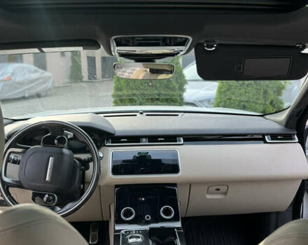 Білий Ленд Ровер Рендж Ровер Велар, об'ємом двигуна 2 л та пробігом 115 тис. км за 28800 $, фото 25 на Automoto.ua