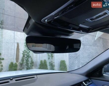 Белый Ленд Ровер Рендж Ровер Велар, объемом двигателя 2 л и пробегом 91 тыс. км за 34999 $, фото 62 на Automoto.ua