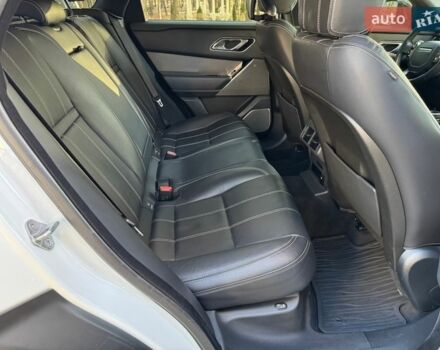 Белый Ленд Ровер Рендж Ровер Велар, объемом двигателя 3 л и пробегом 75 тыс. км за 42500 $, фото 41 на Automoto.ua