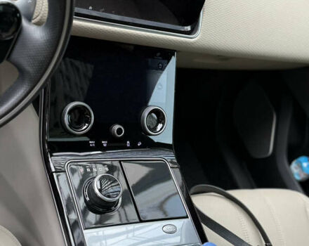 Белый Ленд Ровер Рендж Ровер Велар, объемом двигателя 3 л и пробегом 55 тыс. км за 39000 $, фото 1 на Automoto.ua