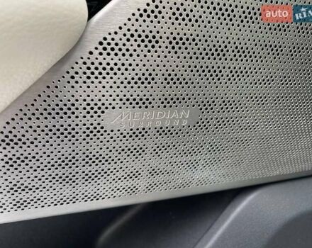 Белый Ленд Ровер Рендж Ровер Велар, объемом двигателя 3 л и пробегом 77 тыс. км за 34900 $, фото 12 на Automoto.ua