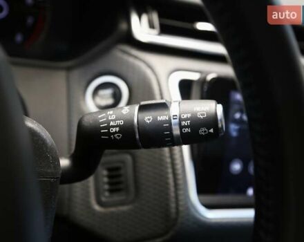 Білий Ленд Ровер Рендж Ровер Велар, об'ємом двигуна 2 л та пробігом 138 тис. км за 41900 $, фото 19 на Automoto.ua