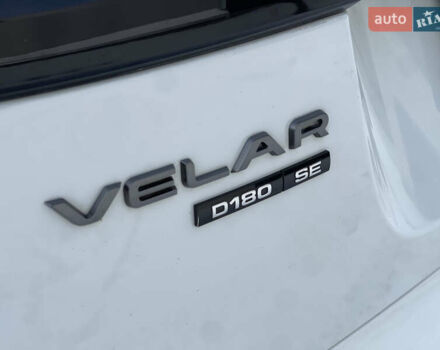 Білий Ленд Ровер Рендж Ровер Велар, об'ємом двигуна 2 л та пробігом 209 тис. км за 31999 $, фото 26 на Automoto.ua