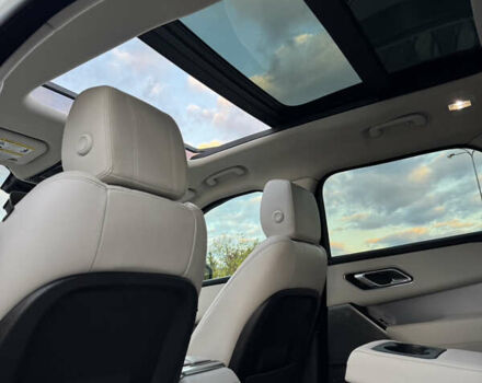 Белый Ленд Ровер Рендж Ровер Велар, объемом двигателя 2 л и пробегом 80 тыс. км за 35500 $, фото 37 на Automoto.ua