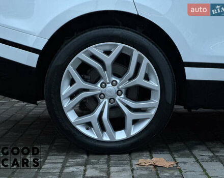 Белый Ленд Ровер Рендж Ровер Велар, объемом двигателя 2 л и пробегом 51 тыс. км за 42500 $, фото 12 на Automoto.ua