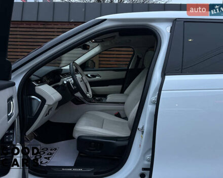 Белый Ленд Ровер Рендж Ровер Велар, объемом двигателя 2 л и пробегом 51 тыс. км за 42500 $, фото 21 на Automoto.ua