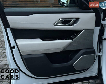 Белый Ленд Ровер Рендж Ровер Велар, объемом двигателя 2 л и пробегом 51 тыс. км за 42500 $, фото 17 на Automoto.ua