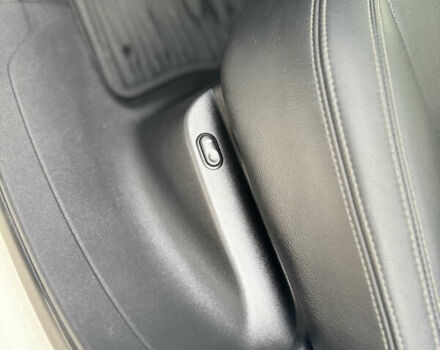 Белый Ленд Ровер Рендж Ровер Велар, объемом двигателя 2 л и пробегом 62 тыс. км за 39900 $, фото 14 на Automoto.ua