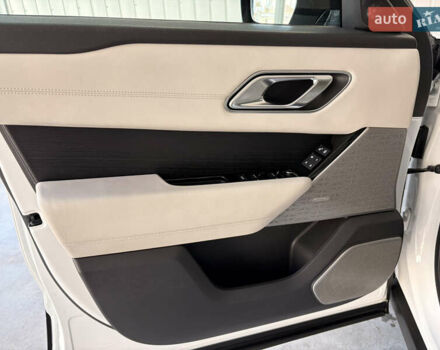 Білий Ленд Ровер Рендж Ровер Велар, об'ємом двигуна 2 л та пробігом 52 тис. км за 41500 $, фото 15 на Automoto.ua