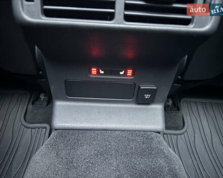 Белый Ленд Ровер Рендж Ровер Велар, объемом двигателя 2.99 л и пробегом 71 тыс. км за 48900 $, фото 29 на Automoto.ua