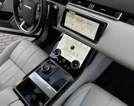 Белый Ленд Ровер Рендж Ровер Велар, объемом двигателя 2 л и пробегом 80 тыс. км за 35500 $, фото 31 на Automoto.ua