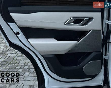 Белый Ленд Ровер Рендж Ровер Велар, объемом двигателя 2 л и пробегом 51 тыс. км за 42500 $, фото 25 на Automoto.ua