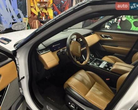 Белый Ленд Ровер Рендж Ровер Велар, объемом двигателя 3 л и пробегом 95 тыс. км за 43000 $, фото 12 на Automoto.ua