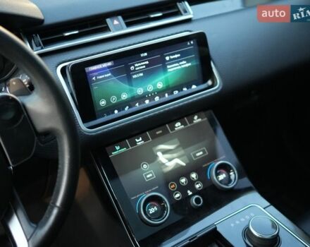 Білий Ленд Ровер Рендж Ровер Велар, об'ємом двигуна 2 л та пробігом 27 тис. км за 37000 $, фото 5 на Automoto.ua