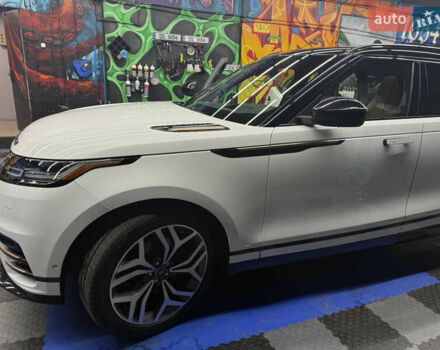 Белый Ленд Ровер Рендж Ровер Велар, объемом двигателя 3 л и пробегом 95 тыс. км за 43000 $, фото 4 на Automoto.ua