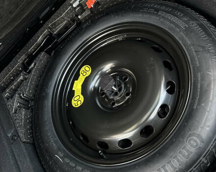 Белый Ленд Ровер Рендж Ровер Велар, объемом двигателя 2 л и пробегом 80 тыс. км за 35500 $, фото 43 на Automoto.ua