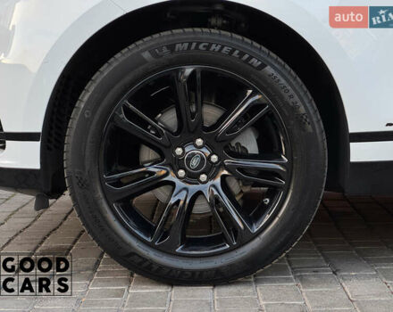 Белый Ленд Ровер Рендж Ровер Велар, объемом двигателя 2 л и пробегом 79 тыс. км за 43000 $, фото 10 на Automoto.ua