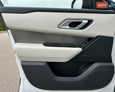 Білий Ленд Ровер Рендж Ровер Велар, об'ємом двигуна 2 л та пробігом 129 тис. км за 34900 $, фото 11 на Automoto.ua