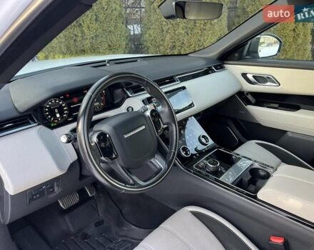 Белый Ленд Ровер Рендж Ровер Велар, объемом двигателя 2 л и пробегом 112 тыс. км за 31999 $, фото 11 на Automoto.ua