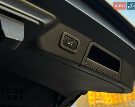 Белый Ленд Ровер Рендж Ровер Велар, объемом двигателя 2 л и пробегом 79 тыс. км за 43000 $, фото 15 на Automoto.ua