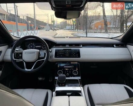 Белый Ленд Ровер Рендж Ровер Велар, объемом двигателя 3 л и пробегом 65 тыс. км за 29000 $, фото 12 на Automoto.ua