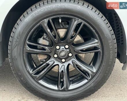 Білий Ленд Ровер Рендж Ровер Велар, об'ємом двигуна 2 л та пробігом 129 тис. км за 34900 $, фото 9 на Automoto.ua