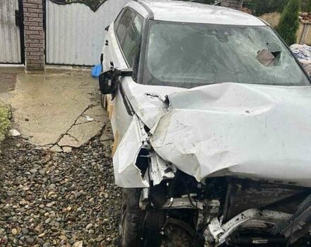 Білий Ленд Ровер Рендж Ровер Велар, об'ємом двигуна 2 л та пробігом 102 тис. км за 12000 $, фото 3 на Automoto.ua