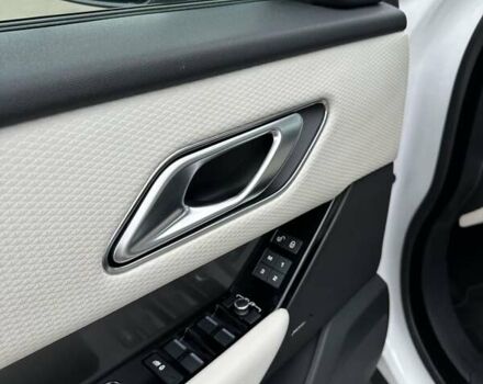 Білий Ленд Ровер Рендж Ровер Велар, об'ємом двигуна 2 л та пробігом 129 тис. км за 34900 $, фото 12 на Automoto.ua