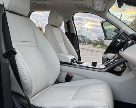 Белый Ленд Ровер Рендж Ровер Велар, объемом двигателя 2 л и пробегом 80 тыс. км за 35500 $, фото 33 на Automoto.ua