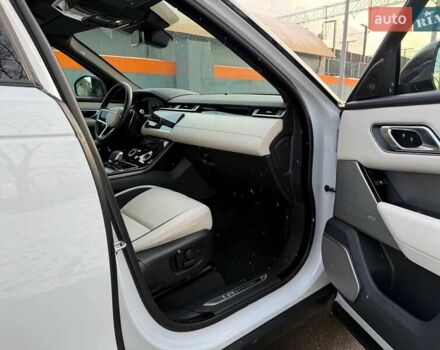 Белый Ленд Ровер Рендж Ровер Велар, объемом двигателя 3 л и пробегом 65 тыс. км за 29000 $, фото 9 на Automoto.ua