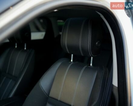 Білий Ленд Ровер Рендж Ровер Велар, об'ємом двигуна 2 л та пробігом 27 тис. км за 37000 $, фото 6 на Automoto.ua