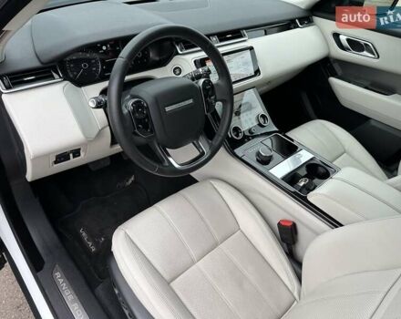 Білий Ленд Ровер Рендж Ровер Велар, об'ємом двигуна 2 л та пробігом 129 тис. км за 34900 $, фото 10 на Automoto.ua