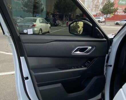 Белый Ленд Ровер Рендж Ровер Велар, объемом двигателя 3 л и пробегом 99 тыс. км за 39000 $, фото 12 на Automoto.ua