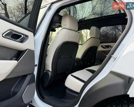 Белый Ленд Ровер Рендж Ровер Велар, объемом двигателя 3 л и пробегом 65 тыс. км за 29000 $, фото 14 на Automoto.ua