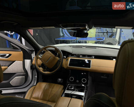 Білий Ленд Ровер Рендж Ровер Велар, об'ємом двигуна 3 л та пробігом 97 тис. км за 43500 $, фото 3 на Automoto.ua