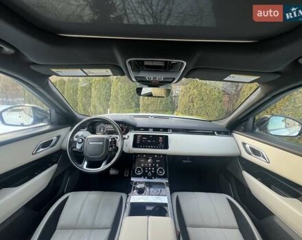 Белый Ленд Ровер Рендж Ровер Велар, объемом двигателя 2 л и пробегом 112 тыс. км за 31999 $, фото 7 на Automoto.ua